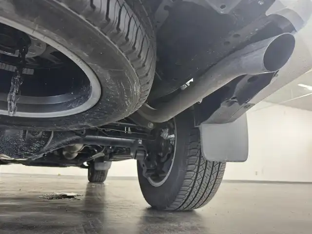 トヨタ ランドクルーザー プラド TX Lパッケージ マットブラED 三重県 2024(令6)年 1.4万km ホワイトパールクリスタルシャイン 2.8L ディーゼルターボ/4WD/MTモード付フロア6AT/【OP】純正 9インチナビ/（AM/FM/USB/iPod/Bluetooth/Miracast/CarPlay/AndroidAuto）/【OP】マルチテレインモニター（360カメラ）/ドライブレコーダー前後/ビルトイン ETC2.0/Toyota Safety Sense/・プリクラッシュセーフティ［PCS］/・レーンディパーチャーアラート［LDA］/・レーダークルコン/・オートハイビーム［AHB］/・ロードサインアシスト［RSA］/・【OP】ブラインドスポットモニター［BSM］＆パーキングサポートブレーキ（前後静止物・後方接近車両）/・先行車発進告知機能［TMN］/・オートハイビーム［AHB］/・ダウンヒルアシストコントロール*/装備/・【OP】ムーンルーフ/ブラックルーフレール/・本革シート（ニュートラルベージュ）/・シートヒーター＆ベンチレーション（D/N）/・左右独立オートエアコン/・オートライト＆ハイビーム/・LED ヘッドランプ＋フロントフォグランプ/・センターデフロック*/・2速発進機能*/・DPF手動再生機能*/・マットブラED専用 純正18inAW/・保/取/ナビ取/・スマートキーx2/など/*…ディーゼルのみの装備