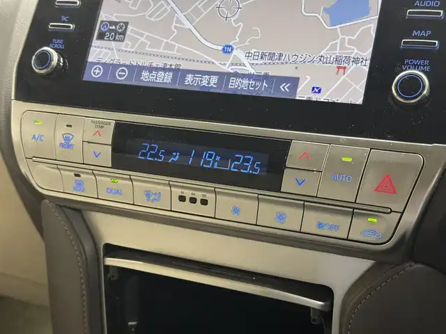 トヨタ ランドクルーザー プラド TX Lパッケージ マットブラED 三重県 2024(令6)年 1.4万km ホワイトパールクリスタルシャイン 2.8L ディーゼルターボ/4WD/MTモード付フロア6AT/【OP】純正 9インチナビ/（AM/FM/USB/iPod/Bluetooth/Miracast/CarPlay/AndroidAuto）/【OP】マルチテレインモニター（360カメラ）/ドライブレコーダー前後/ビルトイン ETC2.0/Toyota Safety Sense/・プリクラッシュセーフティ［PCS］/・レーンディパーチャーアラート［LDA］/・レーダークルコン/・オートハイビーム［AHB］/・ロードサインアシスト［RSA］/・【OP】ブラインドスポットモニター［BSM］＆パーキングサポートブレーキ（前後静止物・後方接近車両）/・先行車発進告知機能［TMN］/・オートハイビーム［AHB］/・ダウンヒルアシストコントロール*/装備/・【OP】ムーンルーフ/ブラックルーフレール/・本革シート（ニュートラルベージュ）/・シートヒーター＆ベンチレーション（D/N）/・左右独立オートエアコン/・オートライト＆ハイビーム/・LED ヘッドランプ＋フロントフォグランプ/・センターデフロック*/・2速発進機能*/・DPF手動再生機能*/・マットブラED専用 純正18inAW/・保/取/ナビ取/・スマートキーx2/など/*…ディーゼルのみの装備