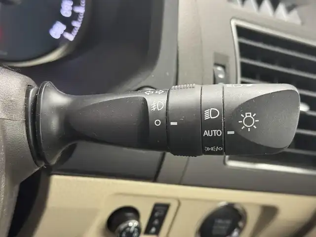トヨタ ランドクルーザー プラド TX Lパッケージ マットブラED 三重県 2024(令6)年 1.4万km ホワイトパールクリスタルシャイン 2.8L ディーゼルターボ/4WD/MTモード付フロア6AT/【OP】純正 9インチナビ/（AM/FM/USB/iPod/Bluetooth/Miracast/CarPlay/AndroidAuto）/【OP】マルチテレインモニター（360カメラ）/ドライブレコーダー前後/ビルトイン ETC2.0/Toyota Safety Sense/・プリクラッシュセーフティ［PCS］/・レーンディパーチャーアラート［LDA］/・レーダークルコン/・オートハイビーム［AHB］/・ロードサインアシスト［RSA］/・【OP】ブラインドスポットモニター［BSM］＆パーキングサポートブレーキ（前後静止物・後方接近車両）/・先行車発進告知機能［TMN］/・オートハイビーム［AHB］/・ダウンヒルアシストコントロール*/装備/・【OP】ムーンルーフ/ブラックルーフレール/・本革シート（ニュートラルベージュ）/・シートヒーター＆ベンチレーション（D/N）/・左右独立オートエアコン/・オートライト＆ハイビーム/・LED ヘッドランプ＋フロントフォグランプ/・センターデフロック*/・2速発進機能*/・DPF手動再生機能*/・マットブラED専用 純正18inAW/・保/取/ナビ取/・スマートキーx2/など/*…ディーゼルのみの装備