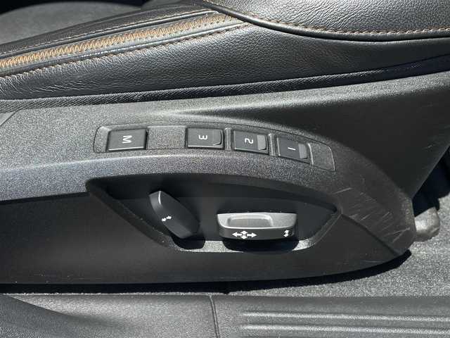 ボルボ Ｖ４０ 長野県 2017(平29)年 4.6万km アイスホワイト パノラマガラスルーフ/ｈａｒｍａｎ／ｋａｒｄｏｎ/黒革シート/ＰＷシート/シートヒーター/ウッドパネル/純正ナビ/バックカメラ/ＴＶ/ｂｌｕｅｔｏｏｔｈ/ＥＴＣ/ＬＥＤヘッドライト
