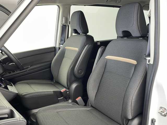 日産 セレナ e－パワー ハイウェイスター V 岐阜県 2023(令5)年 1.9万km プリズムホワイト プロパイロット/エマージェンシーブレーキ/レーンキープ/ブラインドスポットモニター/先行車発進お知らせ/標識認識機能/踏み間違い防止機能/9インチ純正ディスプレイオーディオ/アラウンドビューモニター/フルセグTV/純正フリップダウンモニター/デジタルインナーミラー/ドライブレコーダー/両側パワースライドドア/ハンズフリースライドドア/プッシュスタート/スマートキー/LEDヘッドライト/フォグランプ