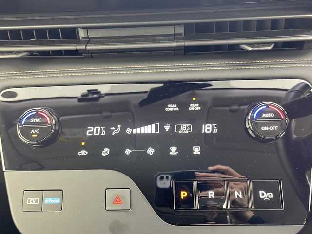 日産 セレナ e－パワー ハイウェイスター V 岐阜県 2023(令5)年 1.9万km プリズムホワイト プロパイロット/エマージェンシーブレーキ/レーンキープ/ブラインドスポットモニター/先行車発進お知らせ/標識認識機能/踏み間違い防止機能/9インチ純正ディスプレイオーディオ/アラウンドビューモニター/フルセグTV/純正フリップダウンモニター/デジタルインナーミラー/ドライブレコーダー/両側パワースライドドア/ハンズフリースライドドア/プッシュスタート/スマートキー/LEDヘッドライト/フォグランプ