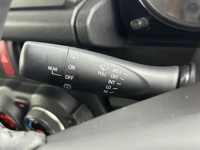 スズキ ジムニー XC 道央・札幌 2024(令6)年 0.8万km ミディアムグレー ・ワンオーナー/・４WD/・純正OPグリル/・メモリーナビ/・フルセグ/・ビルトインETC/・前席シートヒーター/・衝突軽減ブレーキ/・レーンアシスト/・クルーズコントロール/・ダウンヒルアシストコントロール/・ヘッドライトウォッシャー/・ドアミラーヒーター/・プッシュスタート/・スマートキー/・純正フロアマット/・ドアバイザー