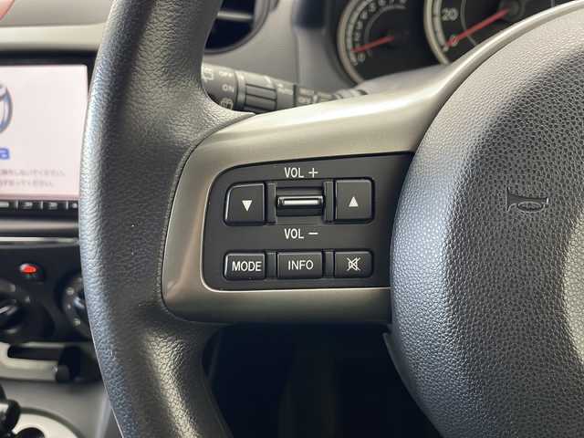 マツダ デミオ 13C 秋田県 2014(平26)年 5.9万km アルミニウムメタリック ４WD/純正メモリナビ/　CD DVD　Bluetooth/フルセグテレビ/ETC/キーレスエントリー/社外AW付き夏タイヤ積込(175/65R14)/純正フロアマット/電格ミラー/オートライト/リモコンキー(スペア有り)/ステアリングリモコン/ライトレベライザー