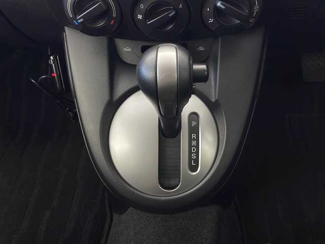マツダ デミオ 13C 秋田県 2014(平26)年 5.9万km アルミニウムメタリック ４WD/純正メモリナビ/　CD DVD　Bluetooth/フルセグテレビ/ETC/キーレスエントリー/社外AW付き夏タイヤ積込(175/65R14)/純正フロアマット/電格ミラー/オートライト/リモコンキー(スペア有り)/ステアリングリモコン/ライトレベライザー