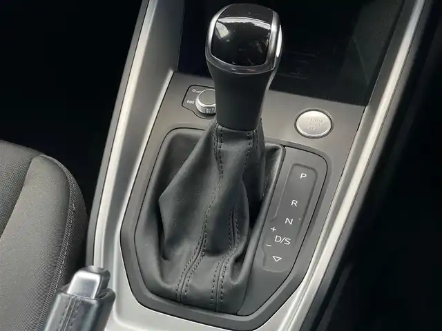 アウディ Ａ１ SB 35TFSI アドバンスド 山梨県 2019(令1)年 2.6万km 赤Ⅱ デビューパッケージ/コントラストルーフ/コンビニエンスパッケージ/ナビゲーションパッケージ/フルセグTV/Bluetooth/バックカメラ/アシスタンスパッケージ/Audiプレセンス/ACC/LKA/ワイヤレスチャージ /ETC2.0/LEDヘッドライト/バーチャルCP/純正17インチAW