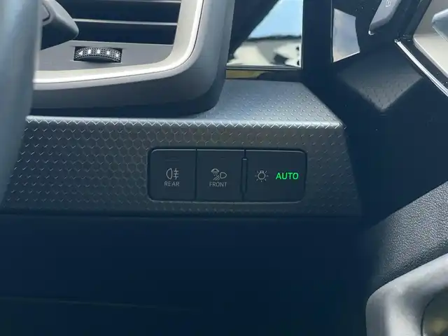 アウディ Ａ１ SB 35TFSI アドバンスド 山梨県 2019(令1)年 2.6万km 赤Ⅱ デビューパッケージ/コントラストルーフ/コンビニエンスパッケージ/ナビゲーションパッケージ/フルセグTV/Bluetooth/バックカメラ/アシスタンスパッケージ/Audiプレセンス/ACC/LKA/ワイヤレスチャージ /ETC2.0/LEDヘッドライト/バーチャルCP/純正17インチAW