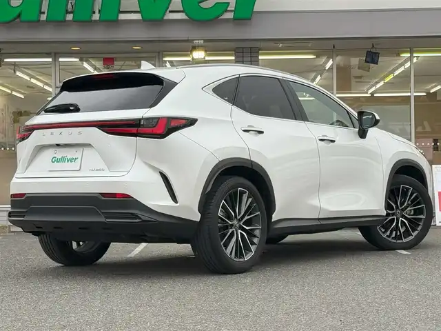 レクサス ＮＸ 250 バージョンL 愛知県 2023(令5)年 2.9万km ソニッククォーツ /禁煙/ワンオーナー/パノラマサンルーフ/赤黒ツートン革シート//ディーラー整備記録簿R5.6.7//純正ナビ/フルセグ/BT/USB/Miracast//全方位カメラ/ビルトインETC2.0/全天周ドラレコ/HUD//メモリ付きパワーシート//前席シーートヒーター/エアシート//後席シートヒーター//デジタルインナーミラー//革巻きステア/ステアスイッチ/パドルシフト/ステアヒーター//PCS/LDA/ACC/PSB/BSM/RSA/安心降車//RCTA/リアカメラディテクション//ドライブモード//照明付きバニティミラー//純正20インチAW//新車時保証書//取扱説明書//スペアスマートキー/カードキー有