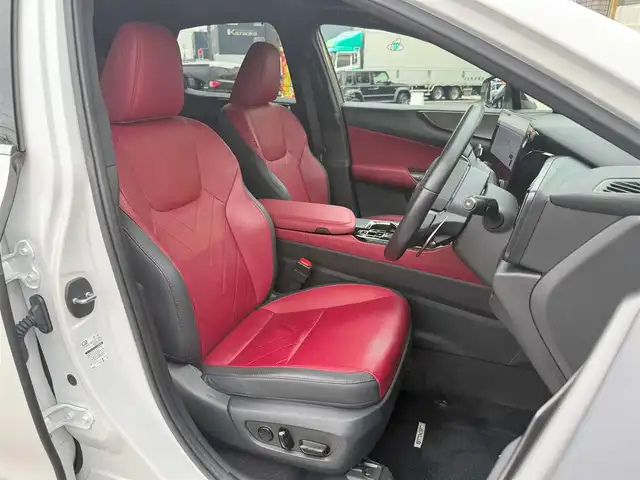 レクサス ＮＸ 250 バージョンL 愛知県 2023(令5)年 2.9万km ソニッククォーツ /禁煙/ワンオーナー/パノラマサンルーフ/赤黒ツートン革シート//ディーラー整備記録簿R5.6.7//純正ナビ/フルセグ/BT/USB/Miracast//全方位カメラ/ビルトインETC2.0/全天周ドラレコ/HUD//メモリ付きパワーシート//前席シーートヒーター/エアシート//後席シートヒーター//デジタルインナーミラー//革巻きステア/ステアスイッチ/パドルシフト/ステアヒーター//PCS/LDA/ACC/PSB/BSM/RSA/安心降車//RCTA/リアカメラディテクション//ドライブモード//照明付きバニティミラー//純正20インチAW//新車時保証書//取扱説明書//スペアスマートキー/カードキー有
