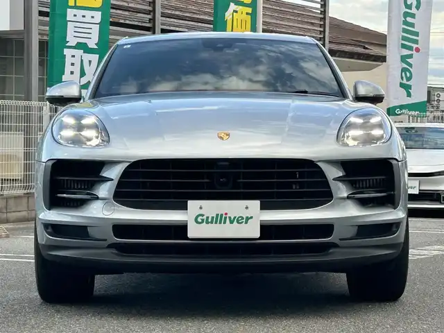 ポルシェ マカン S 奈良県 2019(令1)年 2.3万km ヴァルカノグレーメタリック ワンオーナー/クロノスポーツパッケージ/ベージュ茶ハーフレザーシート/純正ナビ/ドライビングメモリーパッケージ/ローンチコントロール/レーシングシフトプログラム/スポーツレポンス/レーダークルコン/パノラミックビューモニター/フロントシートヒーティング/ダイナミック・ライト・システム/パワーバックドア/純正19インチアルミホイール/純正フロアマット/純正ETC/純正ドライブレコーダー/スペアキー/保証書/取扱説明書