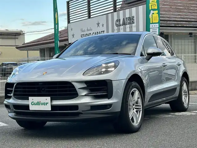 ポルシェ マカン S 奈良県 2019(令1)年 2.3万km ヴァルカノグレーメタリック ワンオーナー/クロノスポーツパッケージ/ベージュ茶ハーフレザーシート/純正ナビ/ドライビングメモリーパッケージ/ローンチコントロール/レーシングシフトプログラム/スポーツレポンス/レーダークルコン/パノラミックビューモニター/フロントシートヒーティング/ダイナミック・ライト・システム/パワーバックドア/純正19インチアルミホイール/純正フロアマット/純正ETC/純正ドライブレコーダー/スペアキー/保証書/取扱説明書