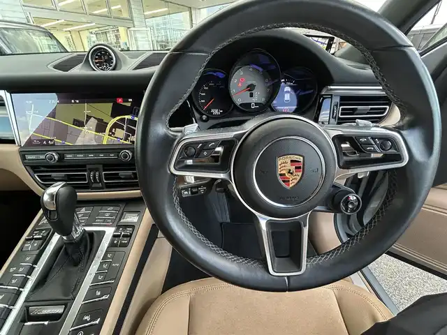 ポルシェ マカン S 奈良県 2019(令1)年 2.3万km ヴァルカノグレーメタリック ワンオーナー/クロノスポーツパッケージ/ベージュ茶ハーフレザーシート/純正ナビ/ドライビングメモリーパッケージ/ローンチコントロール/レーシングシフトプログラム/スポーツレポンス/レーダークルコン/パノラミックビューモニター/フロントシートヒーティング/ダイナミック・ライト・システム/パワーバックドア/純正19インチアルミホイール/純正フロアマット/純正ETC/純正ドライブレコーダー/スペアキー/保証書/取扱説明書