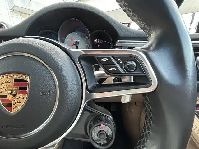 ポルシェ マカン S 奈良県 2019(令1)年 2.3万km ヴァルカノグレーメタリック ワンオーナー/クロノスポーツパッケージ/ベージュ茶ハーフレザーシート/純正ナビ/ドライビングメモリーパッケージ/ローンチコントロール/レーシングシフトプログラム/スポーツレポンス/レーダークルコン/パノラミックビューモニター/フロントシートヒーティング/ダイナミック・ライト・システム/パワーバックドア/純正19インチアルミホイール/純正フロアマット/純正ETC/純正ドライブレコーダー/スペアキー/保証書/取扱説明書
