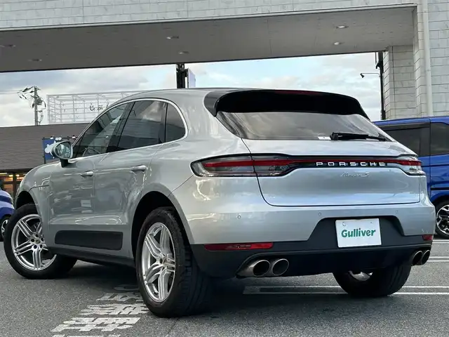 ポルシェ マカン S 奈良県 2019(令1)年 2.3万km ヴァルカノグレーメタリック ワンオーナー/クロノスポーツパッケージ/ベージュ茶ハーフレザーシート/純正ナビ/ドライビングメモリーパッケージ/ローンチコントロール/レーシングシフトプログラム/スポーツレポンス/レーダークルコン/パノラミックビューモニター/フロントシートヒーティング/ダイナミック・ライト・システム/パワーバックドア/純正19インチアルミホイール/純正フロアマット/純正ETC/純正ドライブレコーダー/スペアキー/保証書/取扱説明書