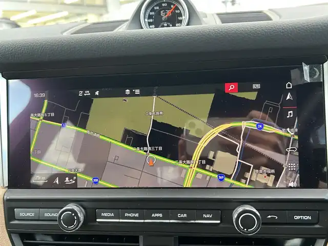 ポルシェ マカン S 奈良県 2019(令1)年 2.3万km ヴァルカノグレーメタリック ワンオーナー/クロノスポーツパッケージ/ベージュ茶ハーフレザーシート/純正ナビ/ドライビングメモリーパッケージ/ローンチコントロール/レーシングシフトプログラム/スポーツレポンス/レーダークルコン/パノラミックビューモニター/フロントシートヒーティング/ダイナミック・ライト・システム/パワーバックドア/純正19インチアルミホイール/純正フロアマット/純正ETC/純正ドライブレコーダー/スペアキー/保証書/取扱説明書