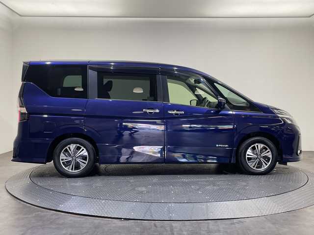 日産 セレナ e－パワー ハイウェイスター V 愛媛県 2021(令3)年 2.3万km アズライトブルー １０型ナビ/フルセグ／Ｂｌｕｅｔｏｏｔｈ／ＵＳＢ/全方位カメラ/後席モニター/衝突軽減ブレーキ/ＥＴＣ/前方ドライブレコーダー/両側パワースライドドア/前後コーナーセンサー/レーンキープアシスト/ブラインドスポットモニター/LEDヘッドライト