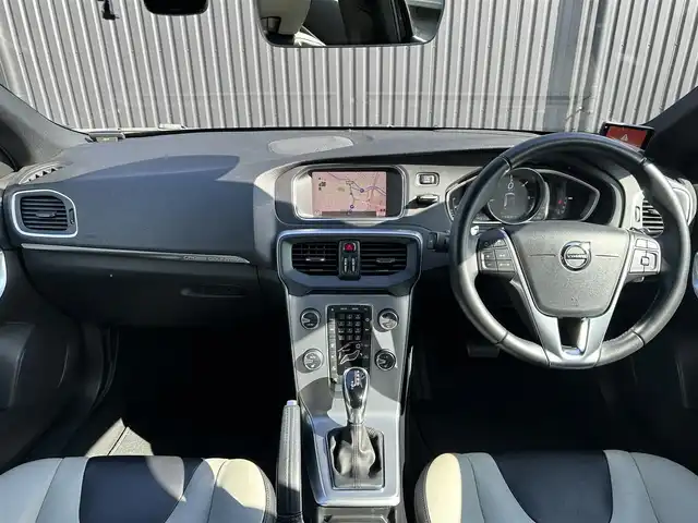 ボルボ Ｖ４０ クロスカントリー D4 アクティブED 福島県 2018(平30)年 5.4万km オニキスブラックP 150台限定車/パノラマガラスルーフ/Harman/Kardon/ACC/レーンキープ/ブラインドスポット/コンビ革シート/パワーシート/シートヒーター/純正ナビ/バックカメラ/フルセグTV/ETC/LEDオートライト/前後ドライブレコーダー/コーナーセンサー/社外レーダー/純正19AW/パドルシフト/スマートキー/取扱説明書/保証書/スペアキー