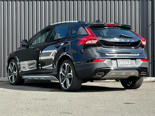 ボルボ Ｖ４０ クロスカントリー D4 アクティブED 福島県 2018(平30)年 5.4万km オニキスブラックP 150台限定車/パノラマガラスルーフ/Harman/Kardon/ACC/レーンキープ/ブラインドスポット/コンビ革シート/パワーシート/シートヒーター/純正ナビ/バックカメラ/フルセグTV/ETC/LEDオートライト/前後ドライブレコーダー/コーナーセンサー/社外レーダー/純正19AW/パドルシフト/スマートキー/取扱説明書/保証書/スペアキー