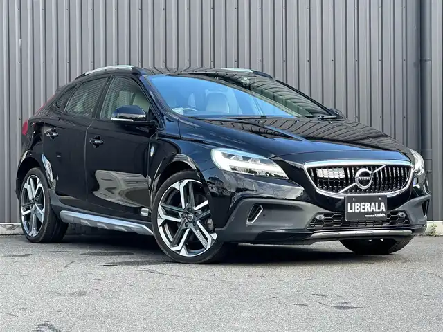 ボルボ Ｖ４０ クロスカントリー D4 アクティブED 福島県 2018(平30)年 5.4万km オニキスブラックP 150台限定車/パノラマガラスルーフ/Harman/Kardon/ACC/レーンキープ/ブラインドスポット/コンビ革シート/パワーシート/シートヒーター/純正ナビ/バックカメラ/フルセグTV/ETC/LEDオートライト/前後ドライブレコーダー/コーナーセンサー/社外レーダー/純正19AW/パドルシフト/スマートキー/取扱説明書/保証書/スペアキー