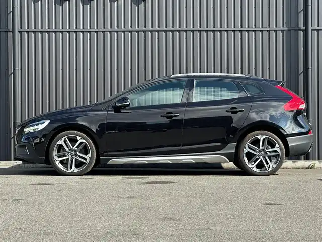 ボルボ Ｖ４０ クロスカントリー D4 アクティブED 福島県 2018(平30)年 5.4万km オニキスブラックP 150台限定車/パノラマガラスルーフ/Harman/Kardon/ACC/レーンキープ/ブラインドスポット/コンビ革シート/パワーシート/シートヒーター/純正ナビ/バックカメラ/フルセグTV/ETC/LEDオートライト/前後ドライブレコーダー/コーナーセンサー/社外レーダー/純正19AW/パドルシフト/スマートキー/取扱説明書/保証書/スペアキー