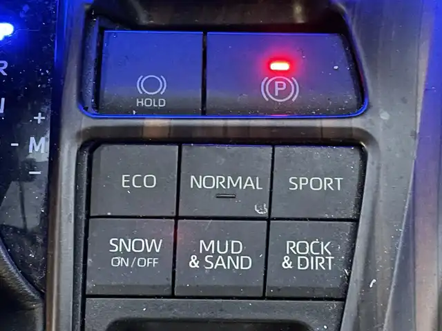 トヨタ ＲＡＶ４ X 島根県 2019(令1)年 8.1万km アティチュードブラックマイカ 登録時走行距離81873km/４WD/純正9インチナビ（NSZT-Y68T）/Bluetooth/CD/DVD/AM/FM/フルセグテレビ/レーダークルーズコントロール/プリクラッシュセーフティ/パーキングサポートブレーキ/レーントレーシングアシスト/ロードサインアシスト/電動パーキング/電動格納ミラー/ドライブレコーダー/オートライト/オートハイビーム/ETC