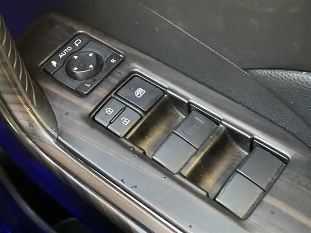 トヨタ ＲＡＶ４ X 島根県 2019(令1)年 8.1万km アティチュードブラックマイカ 登録時走行距離81873km/４WD/純正9インチナビ（NSZT-Y68T）/Bluetooth/CD/DVD/AM/FM/フルセグテレビ/レーダークルーズコントロール/プリクラッシュセーフティ/パーキングサポートブレーキ/レーントレーシングアシスト/ロードサインアシスト/電動パーキング/電動格納ミラー/ドライブレコーダー/オートライト/オートハイビーム/ETC