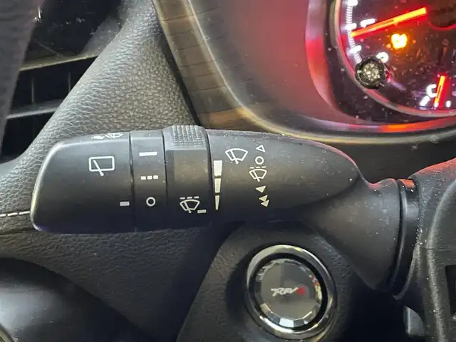 トヨタ ＲＡＶ４ X 島根県 2019(令1)年 8.1万km アティチュードブラックマイカ 登録時走行距離81873km/４WD/純正9インチナビ（NSZT-Y68T）/Bluetooth/CD/DVD/AM/FM/フルセグテレビ/レーダークルーズコントロール/プリクラッシュセーフティ/パーキングサポートブレーキ/レーントレーシングアシスト/ロードサインアシスト/電動パーキング/電動格納ミラー/ドライブレコーダー/オートライト/オートハイビーム/ETC