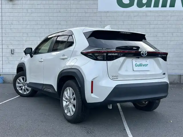 トヨタ ヤリスクロス ハイブリッド G 静岡県 2021(令3)年 1.6万km ホワイトパールクリスタルシャイン 純正ディスプレイオーディオナビ/　（AppleCarPlay/AndroidAuto/Bluetooth/）/フルセグTV/バックカメラ/トヨタセーフティセンス/プリクラッシュセーフティ/レーダークルーズコントロール/前後コーナーセンサー/レーンキープアシスト/純正ビルトインETC2.0/前後ドライブレコーダー/電動パーキングブレーキ/オートブレーキホールド/プッシュスタート/スマートキー/純正フロアマット/取扱い説明書/保証書