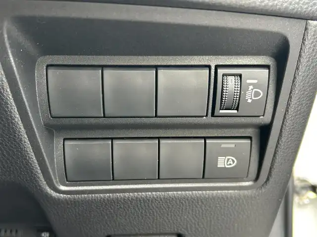 トヨタ ヤリスクロス ハイブリッド G 静岡県 2021(令3)年 1.6万km ホワイトパールクリスタルシャイン 純正ディスプレイオーディオナビ/　（AppleCarPlay/AndroidAuto/Bluetooth/）/フルセグTV/バックカメラ/トヨタセーフティセンス/プリクラッシュセーフティ/レーダークルーズコントロール/前後コーナーセンサー/レーンキープアシスト/純正ビルトインETC2.0/前後ドライブレコーダー/電動パーキングブレーキ/オートブレーキホールド/プッシュスタート/スマートキー/純正フロアマット/取扱い説明書/保証書