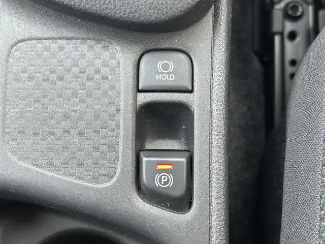 トヨタ ヤリスクロス ハイブリッド G 静岡県 2021(令3)年 1.6万km ホワイトパールクリスタルシャイン 純正ディスプレイオーディオナビ/　（AppleCarPlay/AndroidAuto/Bluetooth/）/フルセグTV/バックカメラ/トヨタセーフティセンス/プリクラッシュセーフティ/レーダークルーズコントロール/前後コーナーセンサー/レーンキープアシスト/純正ビルトインETC2.0/前後ドライブレコーダー/電動パーキングブレーキ/オートブレーキホールド/プッシュスタート/スマートキー/純正フロアマット/取扱い説明書/保証書