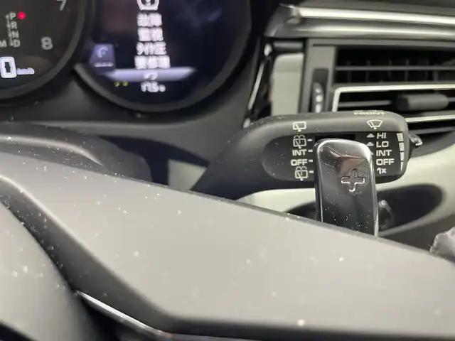 ポルシェ ポルシェ マカン T 埼玉県 2024(令6)年 2万km 白 サンルーフ　メーカーナビ　全方位カメラ　白レザーシート　ＢＯＳＥサウンド　メモリシート　前後ドライブレコーダー　シートヒーター　衝突被害軽減ブレーキ　純正アルミホイール　オートハイビーム　ＬＥＤライト