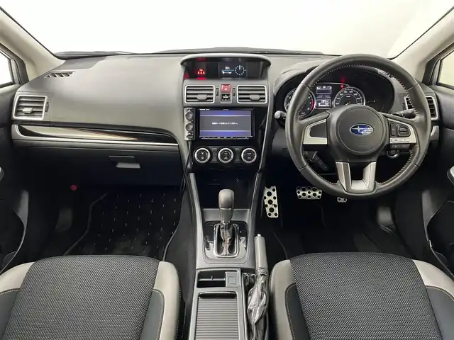 スバル インプレッサ ＸＶ 2．0i－L アイサイト 道央・札幌 2016(平28)年 4.4万km アイスシルバーメタリック ・４WD/・ストラーダ7型SDナビ/　CD/DVD/SD/BT/フルセグTV/・カロッツェリア製サブウーファー(TS-WX120A)/・ETC/・アイサイト/　衝突被害軽減ブレーキ/　レーンキープアシスト/　先行車発進お知らせ/　後退速度リミッター/・全車速追従式クルーズコントロール/・アイドリングストップ/・横滑り防止装置/・ABS/・SI-DRIVE/・パドルシフト/・キセノンヘッドライト/・前後フォグランプ/・LEDアクセサリーライナー/・ドアミラーウィンカー/・ドアバイザー/・ヘッドランプウォッシャー/・D+N席パワーシート/・トノカバー/・プッシュスタート/・スマートキー/・スペアキー/・取/保