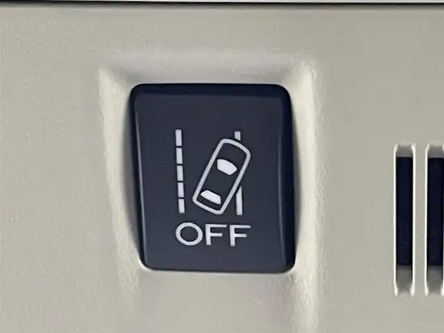 スバル インプレッサ ＸＶ 2．0i－L アイサイト 道央・札幌 2016(平28)年 4.4万km アイスシルバーメタリック ・４WD/・ストラーダ7型SDナビ/　CD/DVD/SD/BT/フルセグTV/・カロッツェリア製サブウーファー(TS-WX120A)/・ETC/・アイサイト/　衝突被害軽減ブレーキ/　レーンキープアシスト/　先行車発進お知らせ/　後退速度リミッター/・全車速追従式クルーズコントロール/・アイドリングストップ/・横滑り防止装置/・ABS/・SI-DRIVE/・パドルシフト/・キセノンヘッドライト/・前後フォグランプ/・LEDアクセサリーライナー/・ドアミラーウィンカー/・ドアバイザー/・ヘッドランプウォッシャー/・D+N席パワーシート/・トノカバー/・プッシュスタート/・スマートキー/・スペアキー/・取/保