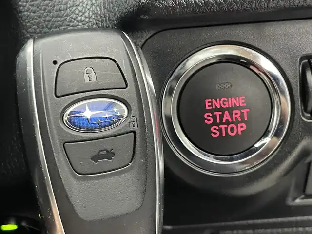 スバル インプレッサ ＸＶ 2．0i－L アイサイト 道央・札幌 2016(平28)年 4.4万km アイスシルバーメタリック ・４WD/・ストラーダ7型SDナビ/　CD/DVD/SD/BT/フルセグTV/・カロッツェリア製サブウーファー(TS-WX120A)/・ETC/・アイサイト/　衝突被害軽減ブレーキ/　レーンキープアシスト/　先行車発進お知らせ/　後退速度リミッター/・全車速追従式クルーズコントロール/・アイドリングストップ/・横滑り防止装置/・ABS/・SI-DRIVE/・パドルシフト/・キセノンヘッドライト/・前後フォグランプ/・LEDアクセサリーライナー/・ドアミラーウィンカー/・ドアバイザー/・ヘッドランプウォッシャー/・D+N席パワーシート/・トノカバー/・プッシュスタート/・スマートキー/・スペアキー/・取/保