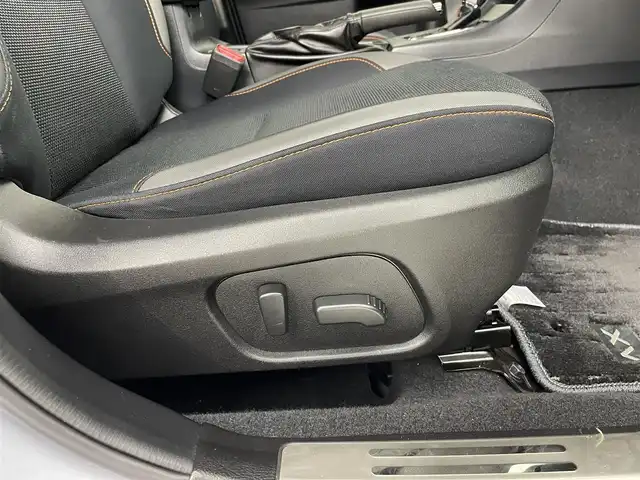 スバル インプレッサ ＸＶ 2．0i－L アイサイト 道央・札幌 2016(平28)年 4.4万km アイスシルバーメタリック ・４WD/・ストラーダ7型SDナビ/　CD/DVD/SD/BT/フルセグTV/・カロッツェリア製サブウーファー(TS-WX120A)/・ETC/・アイサイト/　衝突被害軽減ブレーキ/　レーンキープアシスト/　先行車発進お知らせ/　後退速度リミッター/・全車速追従式クルーズコントロール/・アイドリングストップ/・横滑り防止装置/・ABS/・SI-DRIVE/・パドルシフト/・キセノンヘッドライト/・前後フォグランプ/・LEDアクセサリーライナー/・ドアミラーウィンカー/・ドアバイザー/・ヘッドランプウォッシャー/・D+N席パワーシート/・トノカバー/・プッシュスタート/・スマートキー/・スペアキー/・取/保