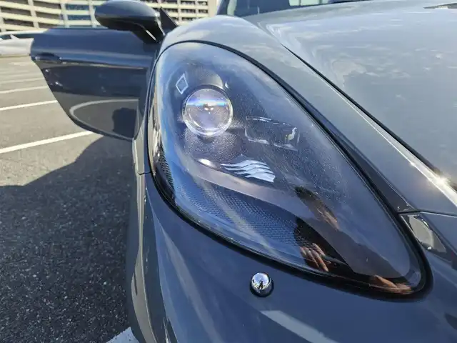 ポルシェ ７１８ボクスター S 宮城県 2017(平29)年 3.7万km グレー スポーツクロノパッケージ/純正ナビ/バックカメラ/ビルトインETC/横滑り防止装置/HIDヘッドランプ/オートライト/ターボ/革巻きステアリング/パドルシフト/革シート/パワーシート/シートヒーター/純正19インチアルミホイール/リモコンキー/禁煙車