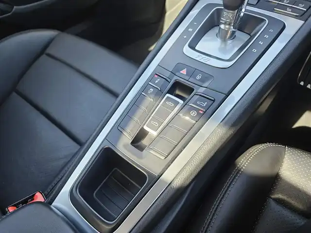 ポルシェ ７１８ボクスター S 宮城県 2017(平29)年 3.7万km グレー スポーツクロノパッケージ/純正ナビ/バックカメラ/ビルトインETC/横滑り防止装置/HIDヘッドランプ/オートライト/ターボ/革巻きステアリング/パドルシフト/革シート/パワーシート/シートヒーター/純正19インチアルミホイール/リモコンキー/禁煙車