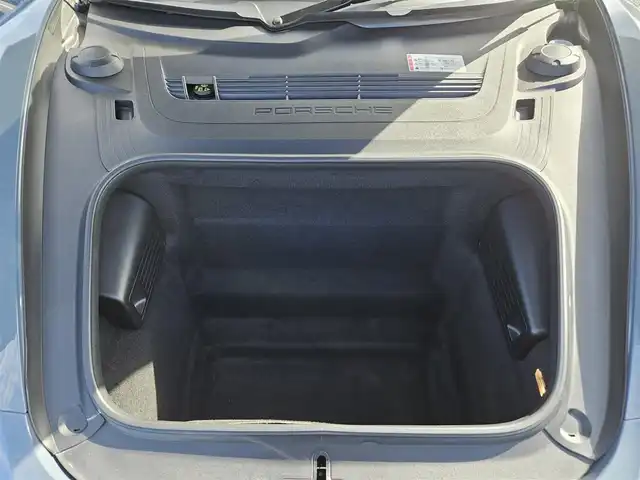 ポルシェ ７１８ボクスター S 宮城県 2017(平29)年 3.7万km グレー スポーツクロノパッケージ/純正ナビ/バックカメラ/ビルトインETC/横滑り防止装置/HIDヘッドランプ/オートライト/ターボ/革巻きステアリング/パドルシフト/革シート/パワーシート/シートヒーター/純正19インチアルミホイール/リモコンキー/禁煙車