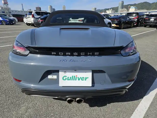 ポルシェ ７１８ボクスター S 宮城県 2017(平29)年 3.7万km グレー スポーツクロノパッケージ/純正ナビ/バックカメラ/ビルトインETC/横滑り防止装置/HIDヘッドランプ/オートライト/ターボ/革巻きステアリング/パドルシフト/革シート/パワーシート/シートヒーター/純正19インチアルミホイール/リモコンキー/禁煙車