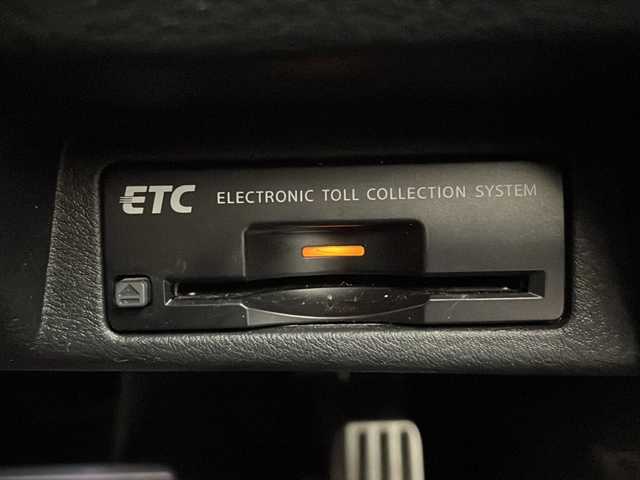 日産 スカイライン ハイブリッド 350GT Type SP 茨城県 2018(平30)年 9.4万km ラディアントレッド 純正ナビ/フルセグTV/全方位カメラ/ドライブレコーダー/BOSEサウンド/パドルシフト/ETC/追従クルーズコントロール/シートヒーター/LEDヘッドライト/純正19インチアルミホイール