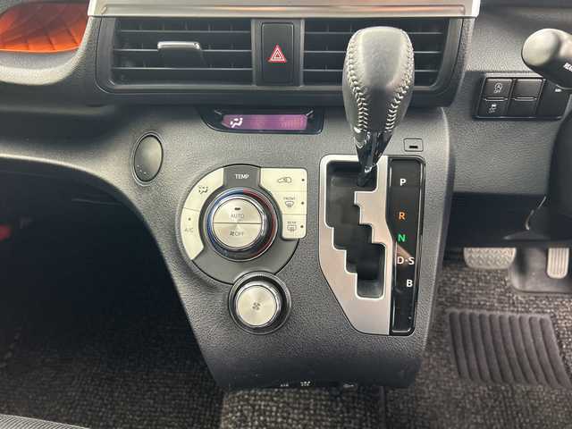 トヨタ シエンタ ファンベースG 鹿児島県 2020(令2)年 1.4万km ホワイトパールクリスタルシャイン 純正SDナビ/（AM/FM/CD/DVD/Bluetooth/HDMI）/バックカメラ/前後ドライブレコーダー/両側パワースライドドア/ビルトインETC/トヨタセーフティセンス/レーンキープアシスト/コーナーセンサー/純正AW15インチ/スマートキー/禁煙車/オートライト/LEDヘッドライト