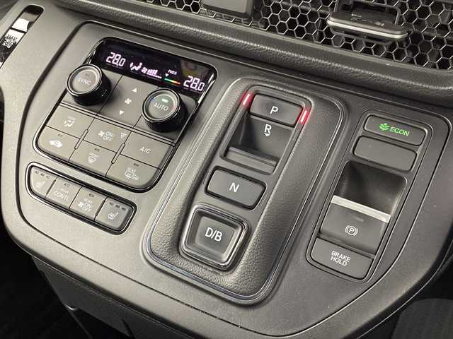 ホンダ ステップワゴン スパーダ eHEV 大阪府 2022(令4)年 3万km トワイライトミストブラックパール ホンダセンシング/・CMBS/・ACC先行車検知/・先行車発進お知らせ/・路外逸脱抑制機能/・LKAS/・BSM/・標識認識機能/・踏み間違い衝突軽減システム/純正11.4インチSDナビ/（CD/DVD/Bluetooth/フルセグ）/バックカメラ/ハーフレザーシート/前席シートヒーター/パドルシフト/ETC/横滑り防止/フロアマット/スマートキー/スペアキー×1本/Wエアバッグ/ABS