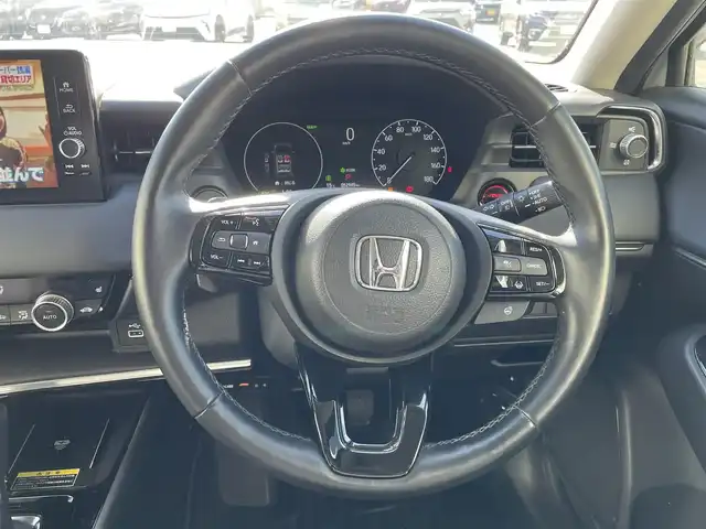 ホンダ ヴェゼル ハイブリッド e:HEV Z 熊本県 2022(令4)年 5.3万km プレミアムサンライトホワイトパール 純正ナビ/・AM/FM/USB/BT/・AppleCarPlay/AndroidAuto/・フルセグTV/バックカメラ/路外逸脱抑制機能/ブラインドスポットインフォメーション/踏み間違い衝突軽減システム/衝突軽減ブレーキ/オートマチックハイビーム/アダプティブクルーズコントロール/前後コーナーセンサー/革巻きステアリング/・ステアリングヒーター/・ステアリングリモコン/・パドルシフト/ハーフレザーシート/・D/N席シートヒーター/オートライト/・LEDライト/・フォグランプ/置くだけ充電/前後ドライブレコーダー/ETC2.0/電動格納ミラー/・ウィンカーミラー/電動サイドブレーキ/・ホールドボタン/ドアバイザー/トノカバー/純正フロアマット/純正アルミホイール/スマートキー/・スペアキー