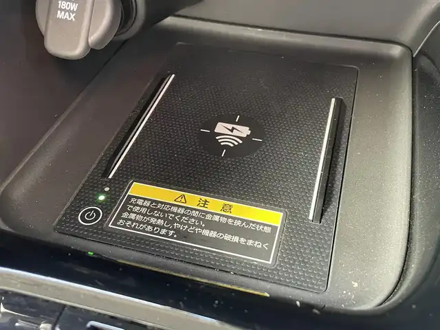 ホンダ ヴェゼル ハイブリッド e:HEV Z 熊本県 2022(令4)年 5.3万km プレミアムサンライトホワイトパール 純正ナビ/・AM/FM/USB/BT/・AppleCarPlay/AndroidAuto/・フルセグTV/バックカメラ/路外逸脱抑制機能/ブラインドスポットインフォメーション/踏み間違い衝突軽減システム/衝突軽減ブレーキ/オートマチックハイビーム/アダプティブクルーズコントロール/前後コーナーセンサー/革巻きステアリング/・ステアリングヒーター/・ステアリングリモコン/・パドルシフト/ハーフレザーシート/・D/N席シートヒーター/オートライト/・LEDライト/・フォグランプ/置くだけ充電/前後ドライブレコーダー/ETC2.0/電動格納ミラー/・ウィンカーミラー/電動サイドブレーキ/・ホールドボタン/ドアバイザー/トノカバー/純正フロアマット/純正アルミホイール/スマートキー/・スペアキー