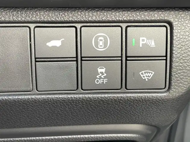 ホンダ ヴェゼル ハイブリッド e:HEV Z 熊本県 2022(令4)年 5.3万km プレミアムサンライトホワイトパール 純正ナビ/・AM/FM/USB/BT/・AppleCarPlay/AndroidAuto/・フルセグTV/バックカメラ/路外逸脱抑制機能/ブラインドスポットインフォメーション/踏み間違い衝突軽減システム/衝突軽減ブレーキ/オートマチックハイビーム/アダプティブクルーズコントロール/前後コーナーセンサー/革巻きステアリング/・ステアリングヒーター/・ステアリングリモコン/・パドルシフト/ハーフレザーシート/・D/N席シートヒーター/オートライト/・LEDライト/・フォグランプ/置くだけ充電/前後ドライブレコーダー/ETC2.0/電動格納ミラー/・ウィンカーミラー/電動サイドブレーキ/・ホールドボタン/ドアバイザー/トノカバー/純正フロアマット/純正アルミホイール/スマートキー/・スペアキー