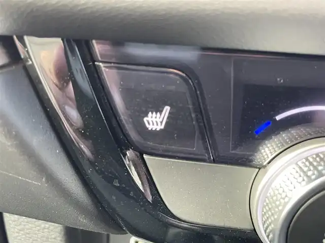 ホンダ ヴェゼル ハイブリッド e:HEV Z 熊本県 2022(令4)年 5.3万km プレミアムサンライトホワイトパール 純正ナビ/・AM/FM/USB/BT/・AppleCarPlay/AndroidAuto/・フルセグTV/バックカメラ/路外逸脱抑制機能/ブラインドスポットインフォメーション/踏み間違い衝突軽減システム/衝突軽減ブレーキ/オートマチックハイビーム/アダプティブクルーズコントロール/前後コーナーセンサー/革巻きステアリング/・ステアリングヒーター/・ステアリングリモコン/・パドルシフト/ハーフレザーシート/・D/N席シートヒーター/オートライト/・LEDライト/・フォグランプ/置くだけ充電/前後ドライブレコーダー/ETC2.0/電動格納ミラー/・ウィンカーミラー/電動サイドブレーキ/・ホールドボタン/ドアバイザー/トノカバー/純正フロアマット/純正アルミホイール/スマートキー/・スペアキー