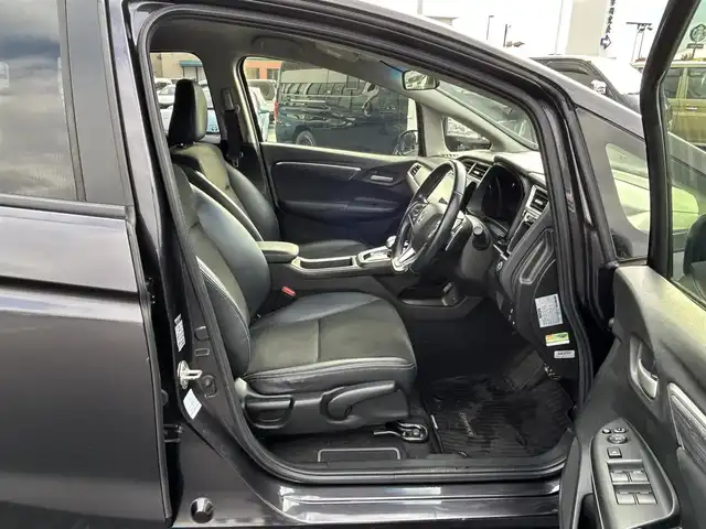 ホンダ シャトル ハイブリッド Z 長崎県 2016(平28)年 7.8万km ルーセブラックM ワンオーナー/純正メモリナビ/（ワンセグ、BT、CD、DVD）/バックカメラ/ハーフレザーシート/純正16インチAW/純正フロアマット/クルーズコントロール/プッシュスタート/スマートキー/ビルトインETC/パドルシフト/ルーフレール/衝突軽減ブレーキ/スペアキー