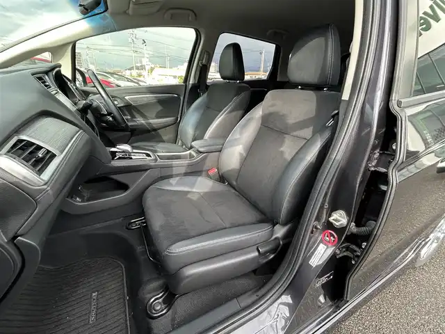 ホンダ シャトル ハイブリッド Z 長崎県 2016(平28)年 7.8万km ルーセブラックM ワンオーナー/純正メモリナビ/（ワンセグ、BT、CD、DVD）/バックカメラ/ハーフレザーシート/純正16インチAW/純正フロアマット/クルーズコントロール/プッシュスタート/スマートキー/ビルトインETC/パドルシフト/ルーフレール/衝突軽減ブレーキ/スペアキー