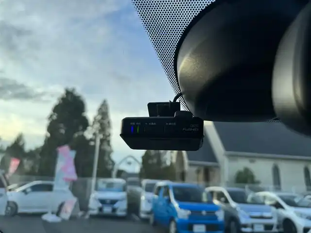 日産 ノート X 三重県 2016(平28)年 3.5万km フランボワーズレッド アラウンドビューモニター/純正ナビ （Bluetooth/USB/SD/FM/AM/地デジTV/CD/DVD)/純正ドライブレコーダー(前)/エマージェンシーブレーキ/レーンキープアシスト（車線逸脱警報）/ソナー(フロント/バック)/アイドリングストップ/オートライト/スマートキー/プッシュスタート/ステアリングスイッチ/ドアバイザー