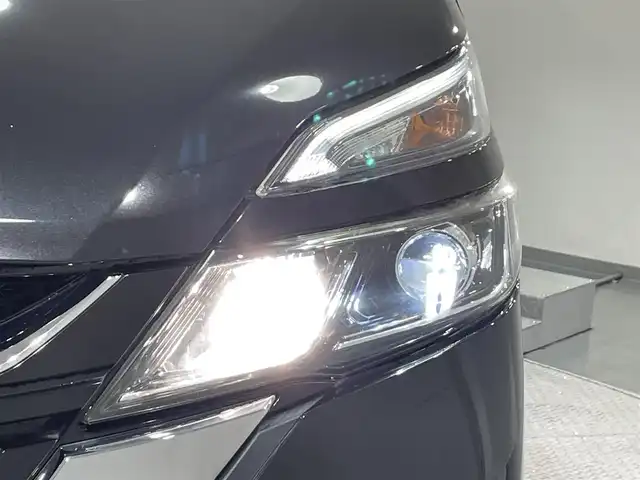日産 セレナ ハイウェイスターVセレクションⅡ 愛知県 2018(平30)年 5.3万km ダイヤモンドブラック S-HYBRID/FF/エクストロニックCVT（インパネ）/純正 9型ナビ MM518D-L/（iPod/SD/FM/AM/TV/USB/Bluetooth/CD/DVD/Blu-ray/MUSIC STOCKER/HDMI/VTR/AUX）/11インチ 純正 後席フリップダウンモニター/インテリジェント アラウンドビューモニター（移動物検知機能付）/両側オートスライドドア/ドライブレコーダー 前後/ビルトイン ETC2.0/安全装備/・エマージェンシーブレーキ/〇セーフティパックA　/　・踏み間違い衝突防止アシスト　/　・標識検知機能（進入禁止、最高速度、一時停止）　/　・インテリジェントDA（ふらつき警報）　/　・フロント & バックソナー　/　・ヒーター付ドアミラー　/　・ステアリングスイッチ　/・LDW（車線逸脱警報）/・パーキングアシスト/・先行車発進お知らせ/装備/・クルーズコントロール/・オートエアコン/・後席オートエアコン/・オートライト/・LEDヘッドライト/・フロントフォグライト/・プッシュスタート/・インテリジェントキー/・純正16inAW/・保/取/ナビ取/・予備インテリキーx1
